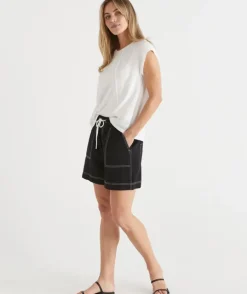 Contrast Stitch Short - Black