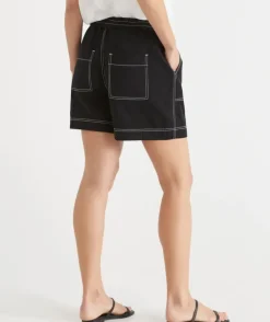 Contrast Stitch Short - Black
