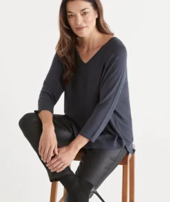 Curved Hem V Neck Jumper