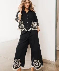 Embroidered Scallop Hem Pant
