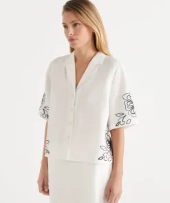 Floral Embroidered Short Sleeve Shirt - White