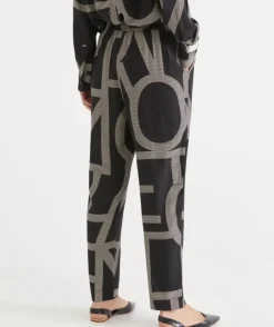 Geometric Print Tapered Pant