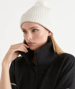Knit Pom Pom Beanie