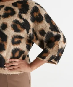 Leopard Print 3/4 Sleeve Knit Top