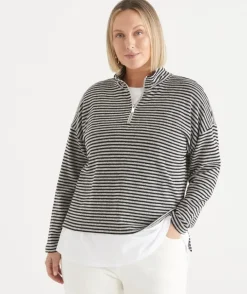 Lightweight Quarter-Zip Jumper - Black Stripe