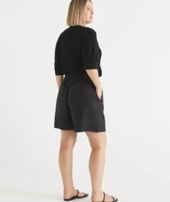 Linen Tailored Short
