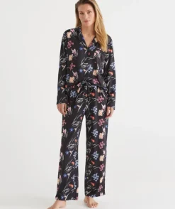 Long Sleeve Winter Bloom Floral Pyjama Set - Black