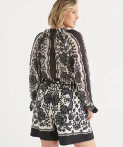 Noir Bloom Short