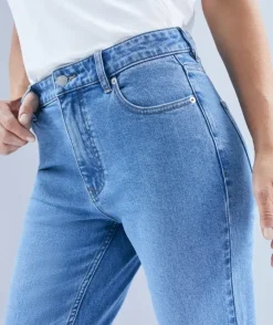 Relaxed Jean - Mid Wash