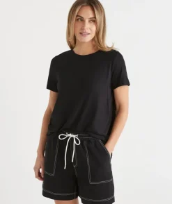 Seam Detail Curve Hem Tee